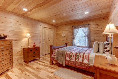 Rustic Cabin Getaway with Cozy Charm & Serene Surroundings in Gilmer County, Georgia - Gilmer County, Georgia - glamping.directory