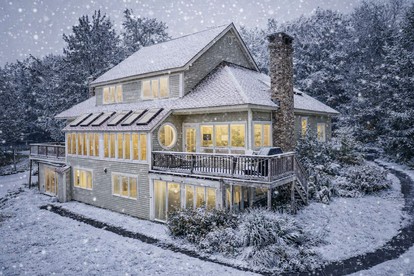 Impressive Villa Surrounded by Trees with Fantastic Sights in Jackson, New Hampshire - glamping.directory