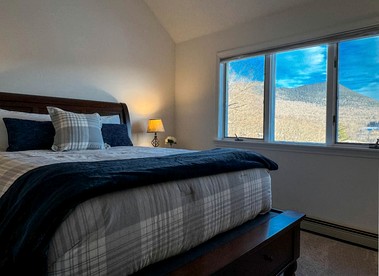 Impressive Villa Surrounded by Trees with Fantastic Sights in Jackson, New Hampshire - Jackson, New Hampshire - glamping.directory