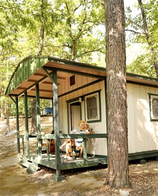 Quaint One Bedroom Cabin with Access to Shared Outdoor Pool, Perfect for a Summer Getaway to the Ozarks - Branson, Missouri - glamping.directory