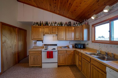 Quaint Vacation Rental with Madison River Views near Yellowstone in Southwest Montana - Cameron, Montana - glamping.directory