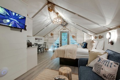 Incredible Tented Cabin Nestled Amidst Trees in Scottsboro, Alabama - Scottsboro, Alabama - glamping.directory