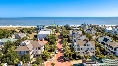 Gorgeous Luxury Beach House with Resort Amenities within Ocean Park in DeBordieu, South Carolina - Georgetown, South Carolina - glamping.directory
