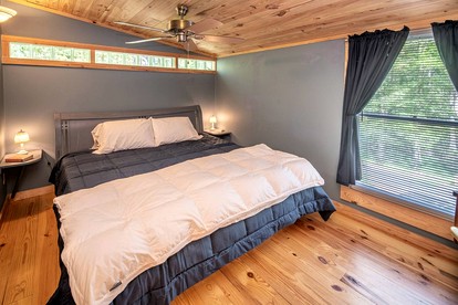 Unique Artistic Cabin Nestled in the Trees for a Peaceful Escape near Chapel Hill, North Carolina - Chapel Hill, North Carolina - glamping.directory