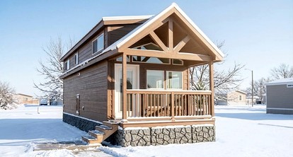 Stylish New Chalet Escape with Loft & Private Porch in Williams, Arizona - Williams, Arizona - glamping.directory