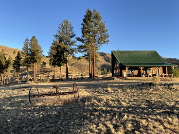 Luxury Cabin for Great Montana Weekend Getaways - Darby, Montana - glamping.directory
