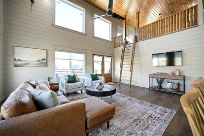 Modern Luxury Cabin with Game Room, Hot Tub & Fire Pit Near Beavers Bend, Broken Bow OK - Broken Bow, Oklahoma - glamping.directory