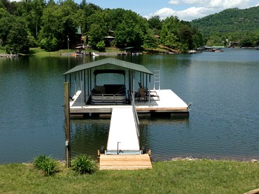 Tiny House Rental for Two on Lake Chatuge in Hiawassee, Georgia - Hiawassee, Georgia - glamping.directory