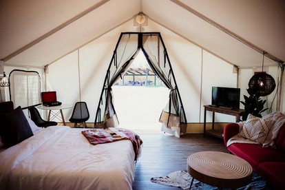 Amazing Luxurious Safari Tent with Sauna and Bath in Kentucky - Cadiz, Kentucky - glamping.directory