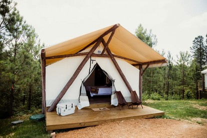 Amazing Luxurious Safari Tent with Sauna and Bath in Kentucky - Cadiz, Kentucky - glamping.directory