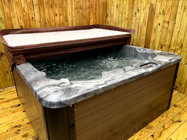 Incredible Cabin with Beautiful Indoor and Outdoor Living Spaces in Virginia - Wintergreen, Virginia - glamping.directory