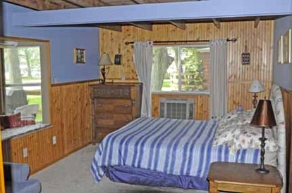 Rustic Waterfront Cottage Rental on the Guadalupe River in Texas - New Braunfels, Texas - glamping.directory