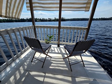 Unique Floating Home on Private Island for a Memorable Romantic Escape on Brantingham Lake, New York - Greig, New York - glamping.directory
