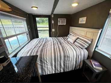Unique Floating Home on Private Island for a Memorable Romantic Escape on Brantingham Lake, New York - Greig, New York - glamping.directory