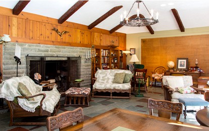 Impressive Cottage Rental with Private Waterfalls near Watkins Glen, New York - Dundee, New York - glamping.directory