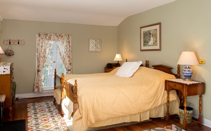 Impressive Cottage Rental with Private Waterfalls near Watkins Glen, New York - Dundee, New York - glamping.directory