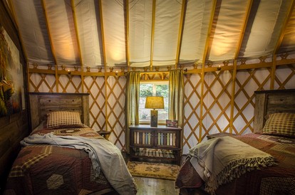 Chic Creek Yurt Comfy for Four in Topton, North Carolina - Topton, North Carolina - glamping.directory