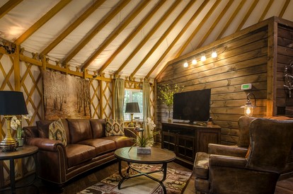 Chic Creek Yurt Comfy for Four in Topton, North Carolina - Topton, North Carolina - glamping.directory