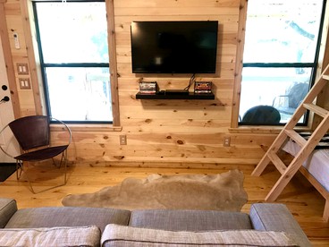 Spacious Texas Hill Country Cabin Ideal for Weekend Getaways from Austin - Mason, Texas - glamping.directory