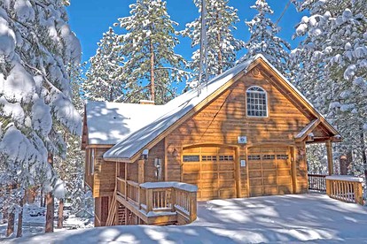 Vacation Cabin Surrounded by Woodland with Hot Tub near Lake Tahoe, California - South Lake Tahoe, California - glamping.directory
