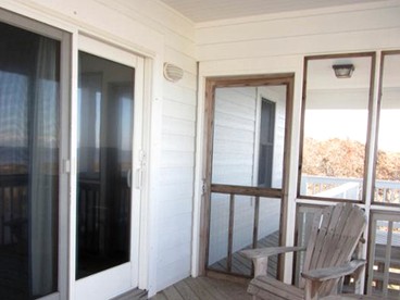 Spacious Cottage Rental for Families in Buxton, North Carolina - Buxton, North Carolina - glamping.directory