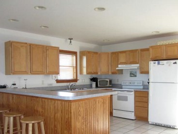Spacious Cottage Rental for Families in Buxton, North Carolina - Buxton, North Carolina - glamping.directory