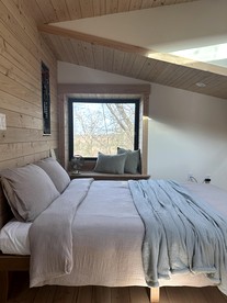 Spacious Tree House near Starved Rock and Buffalo Rock State Parks, Perfect for a Family Glamping Getaway - Ottawa, Illinois - glamping.directory