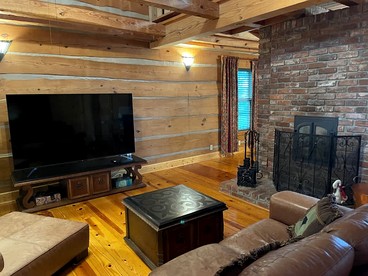 Rustic Log Cabin with Panoramic Mountain Views near Cloudland Canyon, Lookout Mountain GA - Rising Fawn, Georgia - glamping.directory