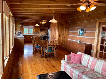 Rustic Log Cabin with Panoramic Mountain Views near Cloudland Canyon, Lookout Mountain GA - Rising Fawn, Georgia - glamping.directory