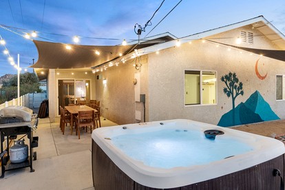Beautiful Desert Rental with Hot-Tub-Fire Pit and BBQ in California - Joshua Tree, California - glamping.directory