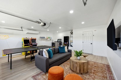 Beautiful Desert Rental with Hot-Tub-Fire Pit and BBQ in California - Joshua Tree, California - glamping.directory