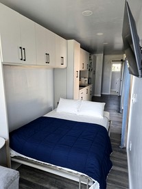 Charming Container Home with Hot Tub near Sardis Lake, Perfect for a Romantic Glamping Getaway - Sardis, Mississippi - glamping.directory