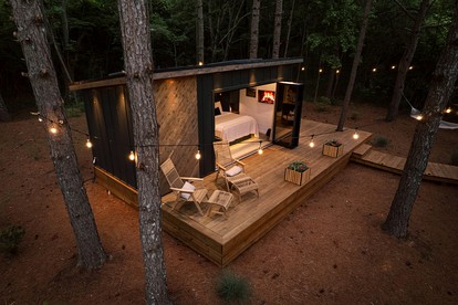 Luxury Tiny House with Hot Tub for Intimate Escapes in Nature in Guntersville, Alabama - glamping.directory