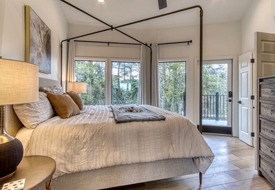 Unique Luxury Cabin with Hot Tub, Pool Table, and Arcade on Family Resort in Pigeon Forge, Tennessee - Pigeon Forge, Tennessee - glamping.directory