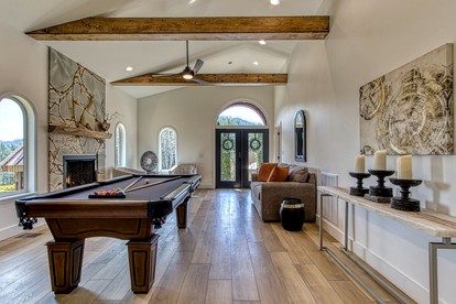 Unique Luxury Cabin with Hot Tub, Pool Table, and Arcade on Family Resort in Pigeon Forge, Tennessee - Pigeon Forge, Tennessee - glamping.directory