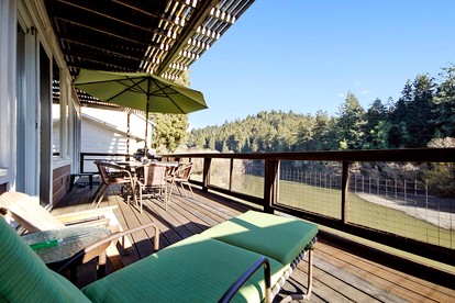 Fascinating Riverfront Cottage with Ping Pong Table in Guerneville, California - Guerneville, California - glamping.directory