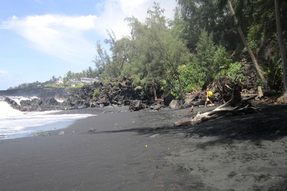 Cozy Cabin Rental with Private Covered Lanai near Kehena Beach, Hawaii - Pohoa, Hawaii - glamping.directory