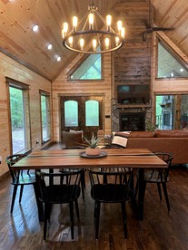 Cute Glamping Cabin for Rest and Relaxation near Ouachita National Forest, Oklahoma - Broken Bow, Oklahoma - glamping.directory