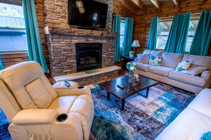 Glamping Retreat near Summersville Lake: Luxurious Cabin with a Hot Tub in Mt Nebo, WV - Mount Nebo, West Virginia - glamping.directory