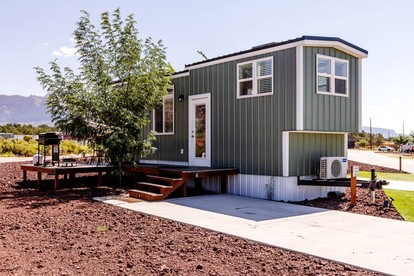 Family Fun Near Zion: Cozy Modern Tiny Home in Beautiful Utah! - Apple Valley, Utah - glamping.directory