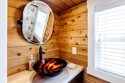 Family Fun Near Zion: Cozy Modern Tiny Home in Beautiful Utah! - Apple Valley, Utah - glamping.directory