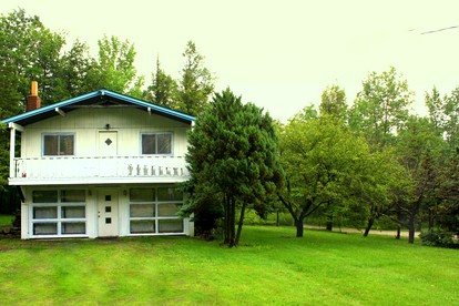 Vacation Rental for Groups near Great Skiing Opportunities in Winhall, Vermont - glamping.directory