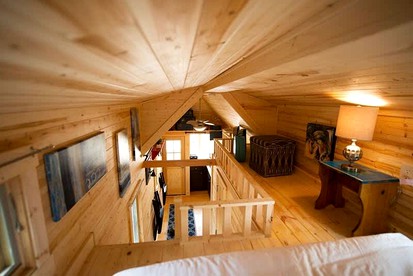 Comfortable Tiny House Rental Ideal for Texas Glamping - Willis, Texas - glamping.directory