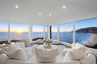 Luxury Oceanfront Estate with Hot Tub & Gardens near San Francisco in Montara, California - Montara, California - glamping.directory