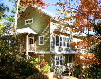 Spacious Cabin Tucked Away in the Mountains near Highlands, North Carolina - glamping.directory