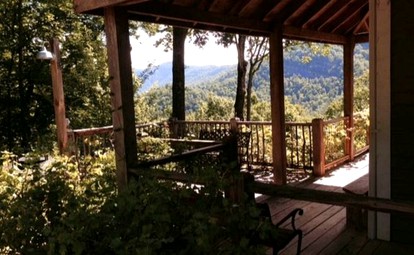 Spacious Cabin Tucked Away in the Mountains near Highlands, North Carolina - Highlands, North Carolina - glamping.directory