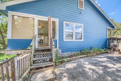 Guadalupe Riverside Retreat for Water Sports with the Family - New Braunfels, Texas - glamping.directory