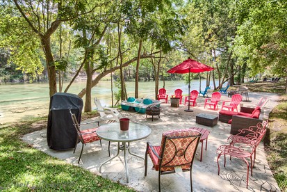 Guadalupe Riverside Retreat for Water Sports with the Family - glamping.directory