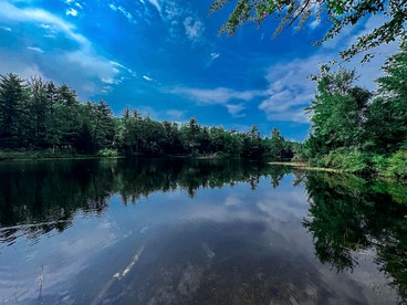 Renovated Spacious Rental Ideal for Groups with Pond Views in New Hampshire - Conway, New Hampshire - glamping.directory