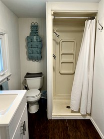 Beautiful Cabin Incredible for a Romantic Getaway in South Dakota - Hot Springs, South Dakota - glamping.directory